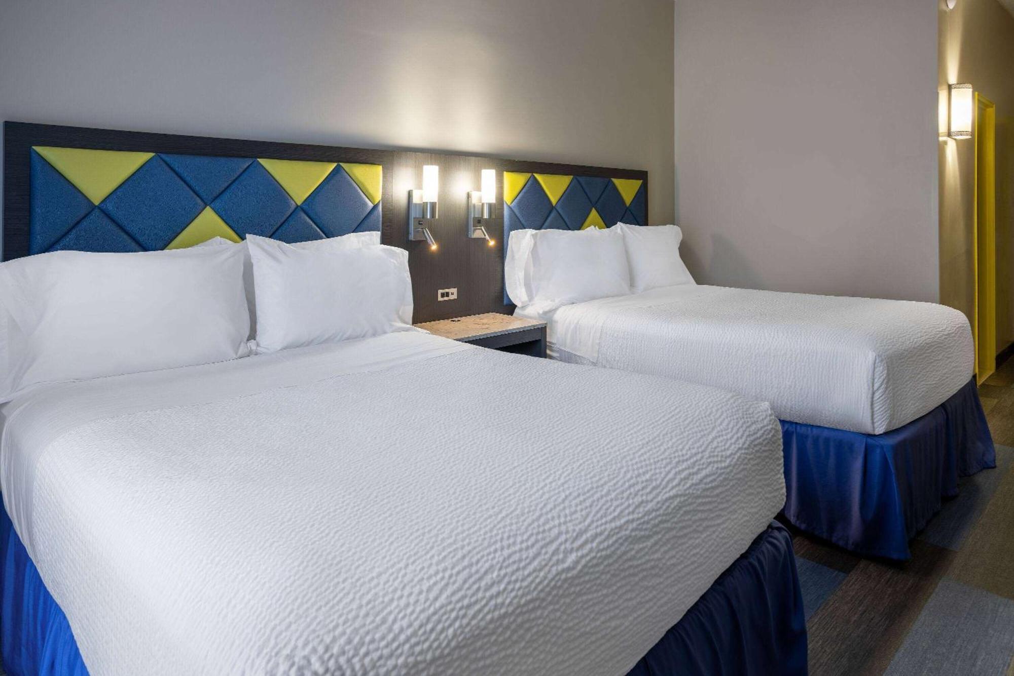 Days Hotel By Wyndham North Bergen Εξωτερικό φωτογραφία