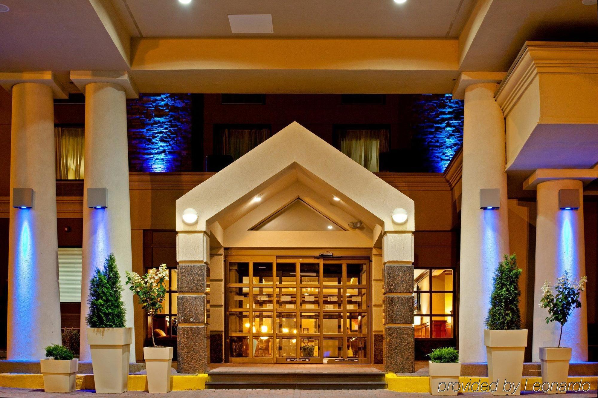 Days Hotel By Wyndham North Bergen Εξωτερικό φωτογραφία