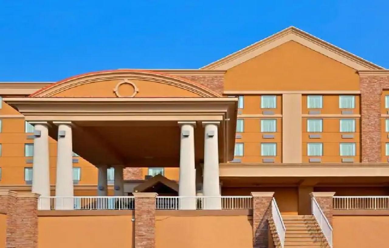 Days Hotel By Wyndham North Bergen Εξωτερικό φωτογραφία